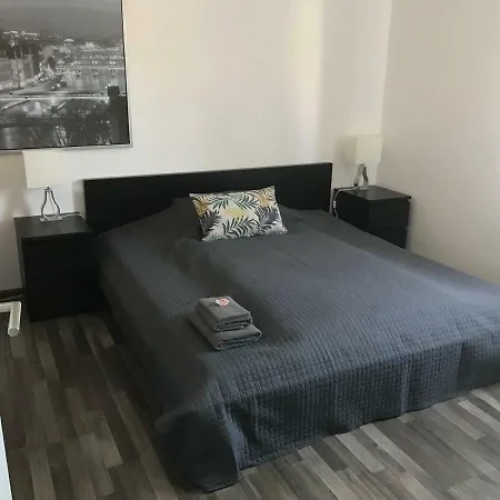 Business ++ Hochwertige Ausstattung