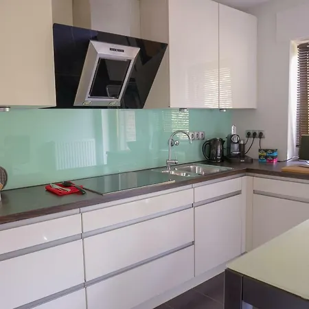 Business ++ Hochwertige Ausstattung *