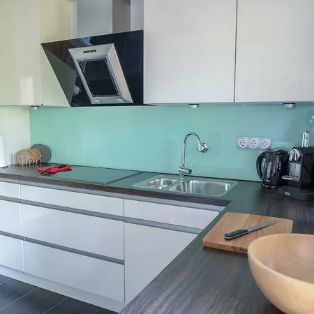 Business ++ Hochwertige Ausstattung