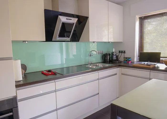 Business ++ Hochwertige Ausstattung *