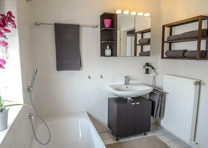 Business ++ Hochwertige Ausstattung * Paderborn